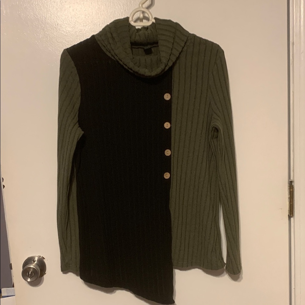 Cowl neck long sleeved jersey